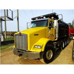 2007 KENWORTH T800 DUMP, VIN/SN:1NKDXBTX57J197543 - TRI-AXLE, 475 HP CAT DIESEL ENGINE, 10 SPEED TRA