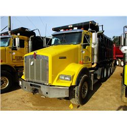 2007 KENWORTH T800 DUMP, VIN/SN:1NKDXBTX57J175221 - TRI-AXLE, 475 HP CAT DIESEL ENGINE, 10 SPEED TRA