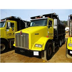 2002 KENWORTH T800 VIN/SN:1NKDXBTX52J890167 - TRI-AXLE, 475 HP CAT DIESEL ENGINE, 10 SPEED TRANS, 46