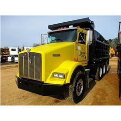 1999 KENWORTH T800 DUMP, VIN/SN:1NKDLBOXXXJ797183 - TRI-AXLE, 475 HP CAT DIESEL ENGINE, 10 SPEED TRA