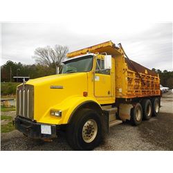1999 KENWORTH T800 DUMP, VIN/SN:1NKDLB0X4XR815646 - TRI-AXLE, 475 HP CAT DIESEL ENGINE, 10 SPEED TRA