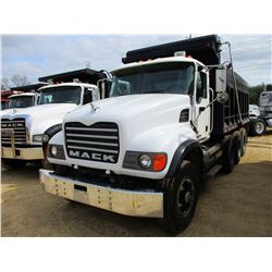 2006 MACK CV713 DUMP, VIN/SN:1M2AG11C36M042478 - TRI-AXLE, MACK DIESEL ENGINE, 8LL TRANS, 44K REARS,