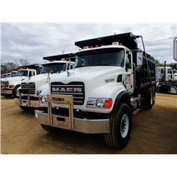 2005 MACK CV713 DUMP, VIN/SN:1M2AG11C15M017853 - TRI-AXLE, HP350 MACK ENGINE, 10 SPD TRANS, 44K REAR