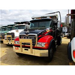 2003 MACK CV713 DUMP, VIN/SN:1M2AG11C03M004024 - T/A, MACK DIESEL ENGINE, 10 SPEED TRANS, 44K REARS,