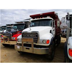 2006 MACK CV713 DUMP, VIN/SN:1M2AG11C96M041318 - TRI-AXLE, ENGINE, 10 SPEED TRANS, 44K REARS, 18K FR