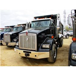 2007 KENWORTH T800 DUMP, VIN/SN:1NKDXBTXX7J142019 - TRI-AXLE, 475HP CAT DIESEL ENGINE, 8LL TRANS, 46