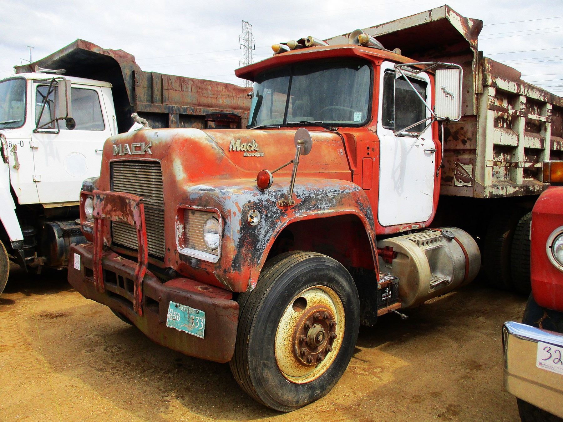 1982 MACK R688ST DUMP, VIN/SN:1M2N179C5CA078650 - T/A, MACK DIESEL ...