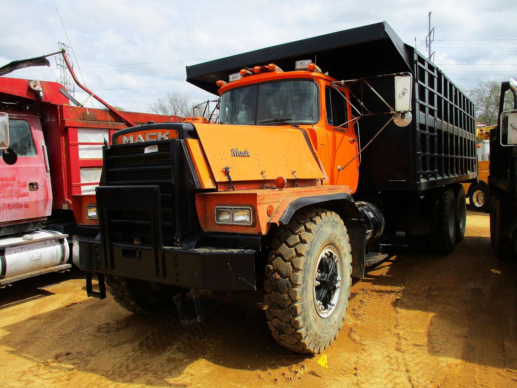 1992 MACK RD888 SX DUMP, VIN/SN:1M2P282C5NM001610 - T/A, MACK DIESEL ...