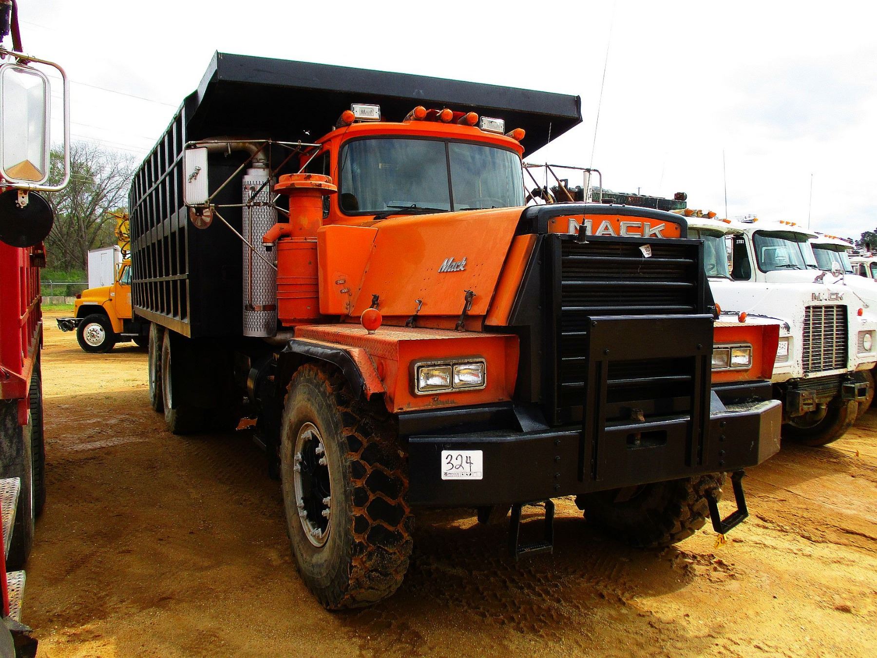 1992 MACK RD888 SX DUMP, VIN/SN:1M2P282C5NM001610 - T/A, MACK DIESEL ...