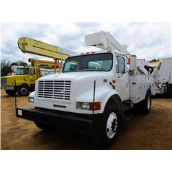 2001 INTERNATIONAL 4900 BUCKET TRUCK, VIN/SN:1HTSDAAN71H370347 - S/A, IHC DT466E ENGINE, 6 SPEED TRA