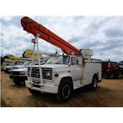 1981 GMC VR 600 BUCKET TRUCK, VIN/SN:1GDG6D138BV581561 - GAS ENGINE, 5 SPEED/2 SPEED TRANS, ALTEC SE