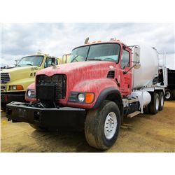 2005 MACK CV713 CONCRETE TRUCK, VIN/SN:1M2AG11C55M019461 - MACK DIESEL ENGINE, 10 SPEED TRANS, 44K R
