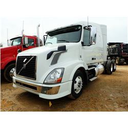 2013 VOLVO TRUCK TRACTOR, VIN/SN:4V4NC9EH3DN142887 - T/A, D13 425 HP, VOLVO A/T, 40K REARS, AIR RIDE
