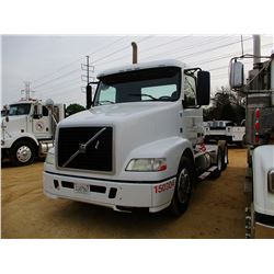2009 VOLVO TRUCK TRACTOR, VIN/SN:4V4MC9DF39N274681 - T/A, D11365 HP VOLVO ENGINE, A/T, 40K REARS, AI