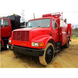 INTERNATIONAL 4900 FUEL & LUBE TRUCK, VIN/SN:1HTSDZ6N2LH253186 - IHC DIESEL ENGINE, 10 SPEED TRANS, 