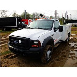 2007 FORD F550 SERVICE TRUCK, VIN/SN:1FDAF56PX7EA13707 - S/A, FORD POWER STROKE DIESEL ENGINE, A/T,