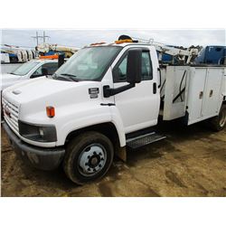 2005 GMC 5500 SERVICE TRUCK, VIN/SN:1GDE5C1205FS16559 - S/A, DURAMAX DIESEL ENGINE, A/T, MAINTAIN SE