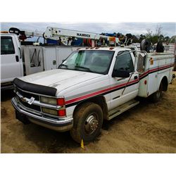 2000 CHEVROLET 3500 MECHANICS TRUCK, VIN/SN:1GBHC34J4YF437723 - GAS ENGINE,M 5 SPEED TRANS, MCB SERV