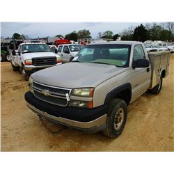 2005 CHEVROLET 2500HD SERVICE TRUCK; VIN/SN:1GCHC24U15E153189 V8 GAS, A/T, KNAPHEIDE SERVICE BODY, O