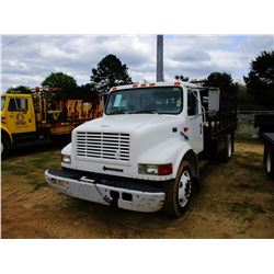 1998 INTERNATIONAL 4700 FLATBED, VIN/SN:1HTSCABLXWH558206 - IHC DIESEL ENGINE, A/T, 14' FLATBED BODY