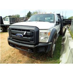 2013 FORD F450 FLATBED TRUCK, VIN/SN:1FDOW4GY3DEA42376 - CREW CAB, V10 GAS ENGINE, A/T, 9' BED, REMO