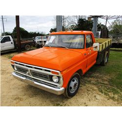1977 FORD F350 CUSTOM FLATBED TRUCK, VIN/SN:F37HN080021 - FORD GAS ENGINE, 5 SPEED TRANS, 9' FLATBED