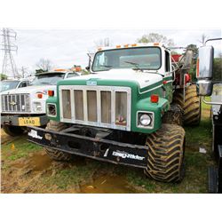 1995 INTERNATIONAL 2554 SPREADER TRUCK, VIN/SN:1HTGBADNXSH639479 - S/A, IHC DIESEL ENGINE, 10 SPEED 