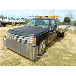1990 CHEVROLET 3500 WRECKER, VIN/SN:1GBHC34K6LE201520 - V8 GAS ENGINE, 4 SPEED TRANS, AATAC BODY, OD