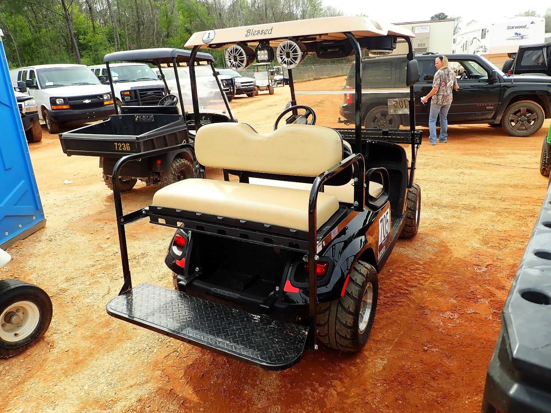 EZGO VALOR GOLF CART, VIN/SN3186348 GAS, WINDSHIELD, REAR FLIP SEAT