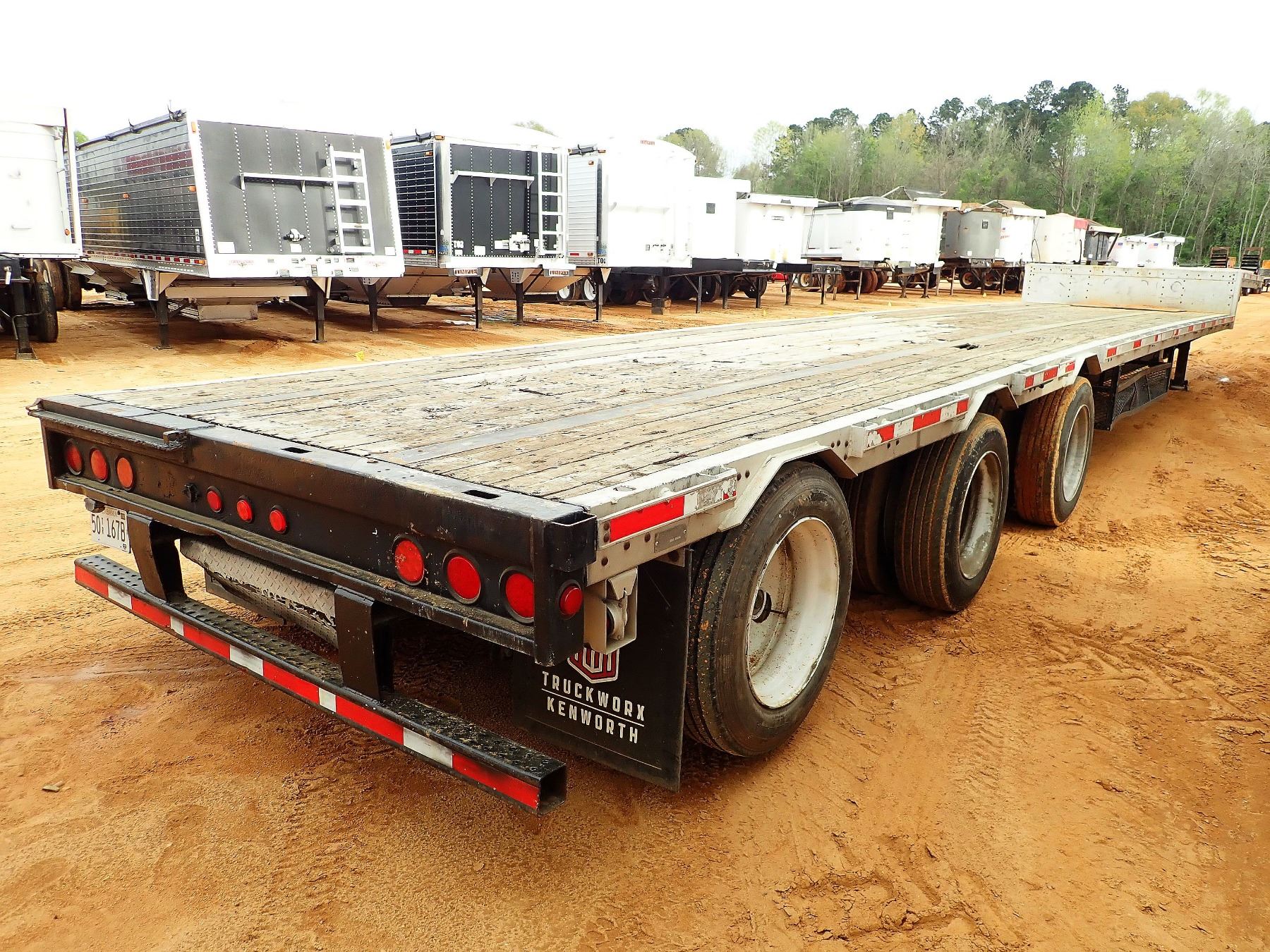 LOAD KING STEP DECK TRAILER, VIN/SN3552 TRIAXLE, 42' LENGTH, 275