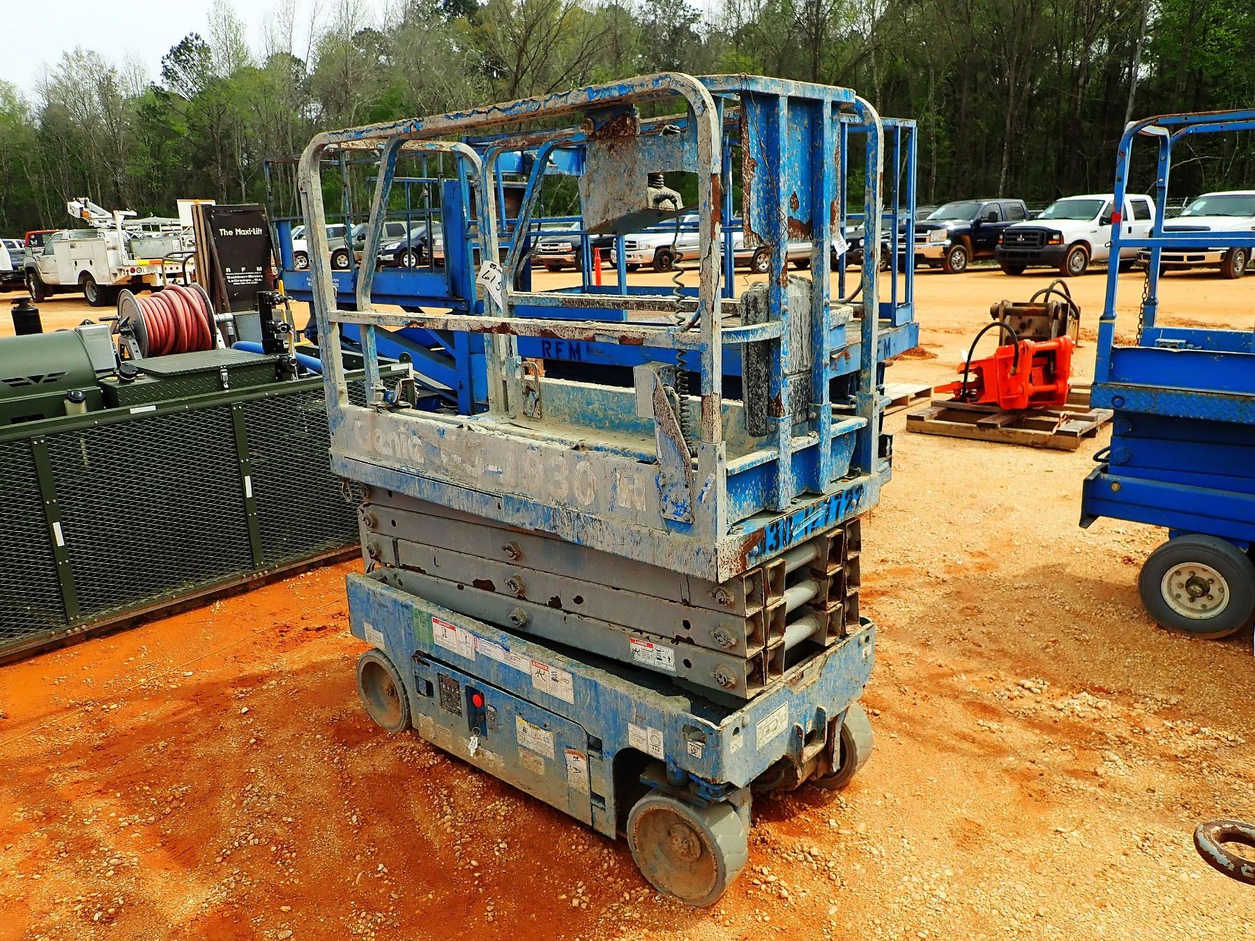 GENIE GS1930 SISSOR LIFT 500 CAP (B2) J.M. Wood Auction Company