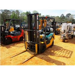 KOMATSU FG15HT-20 FORKLIFT, VIN/SN:675349 - TRIPLE STAGE, 2,550# CAP, PROPANE GAS, ROLL BAR, METER R