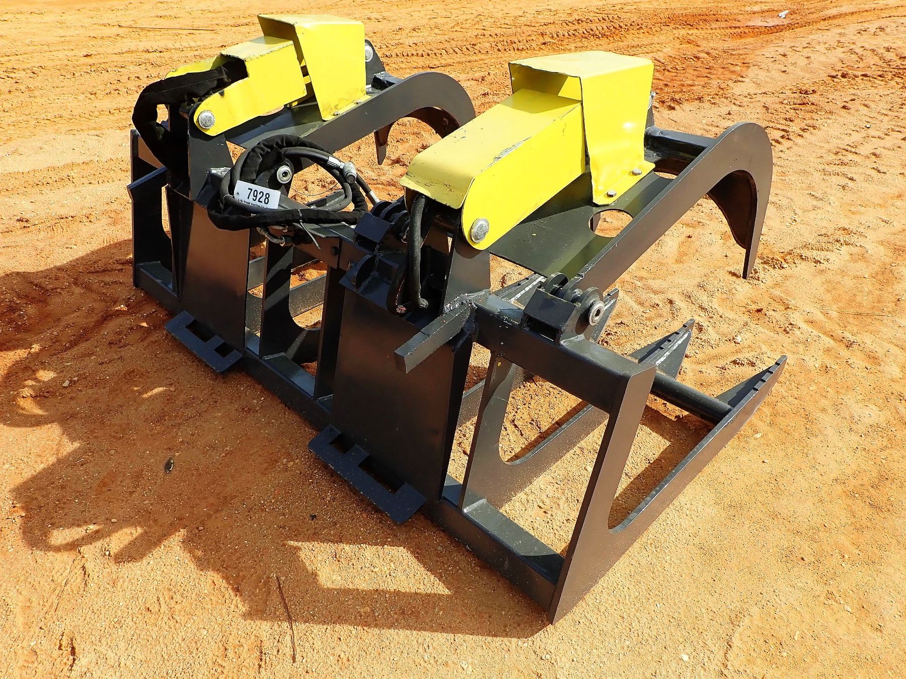 DEBRIS BUCKET W/TOP CLAMP 72", FITS SKID STEER LOADER