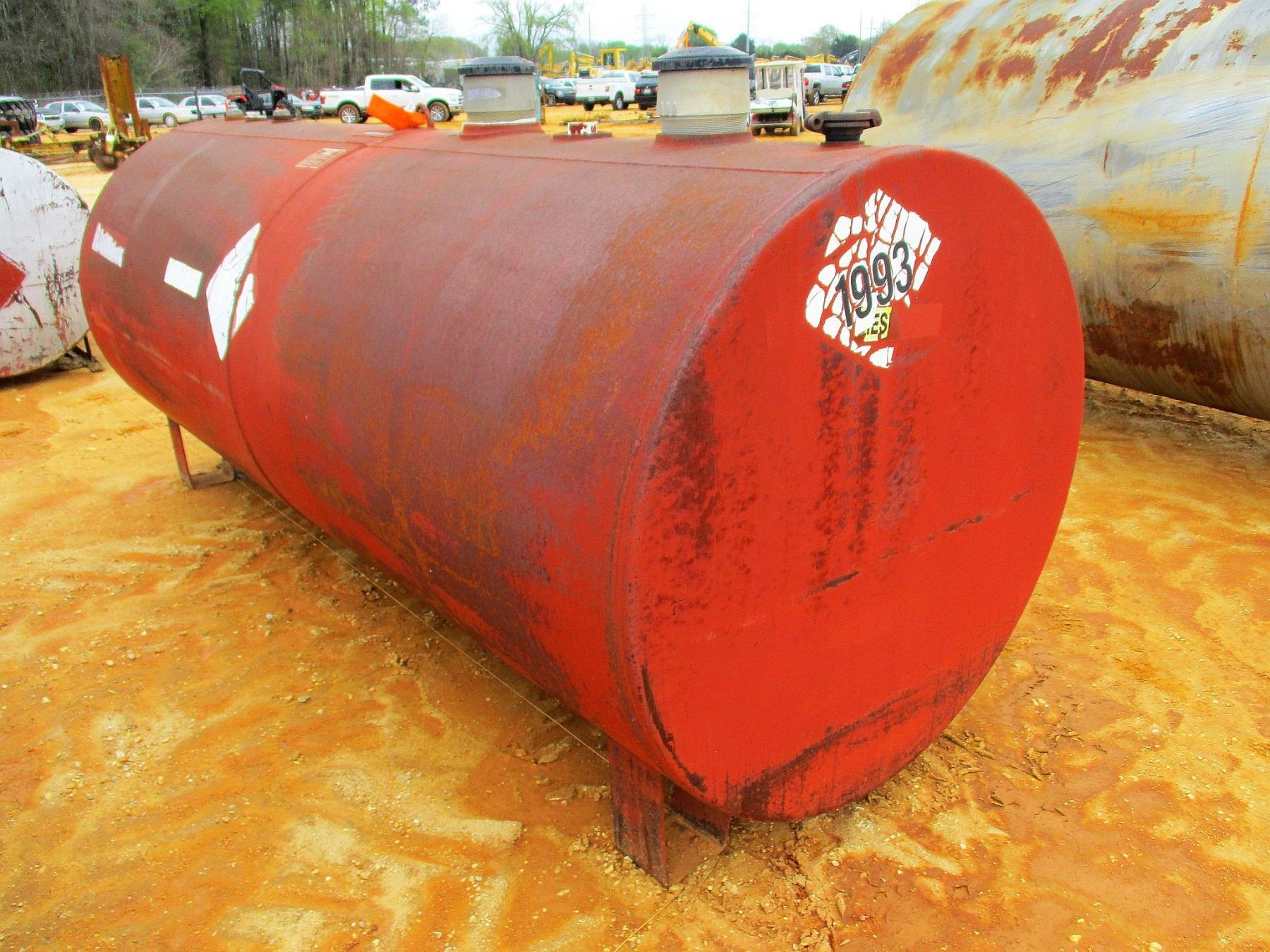 1000 GAL FUEL STORAGE TANK J.M. Wood Auction Company, Inc.
