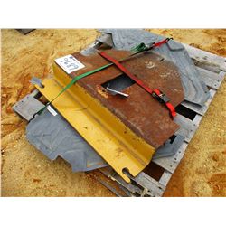 CAT 930 BELLY PAN & FLOOR MAT