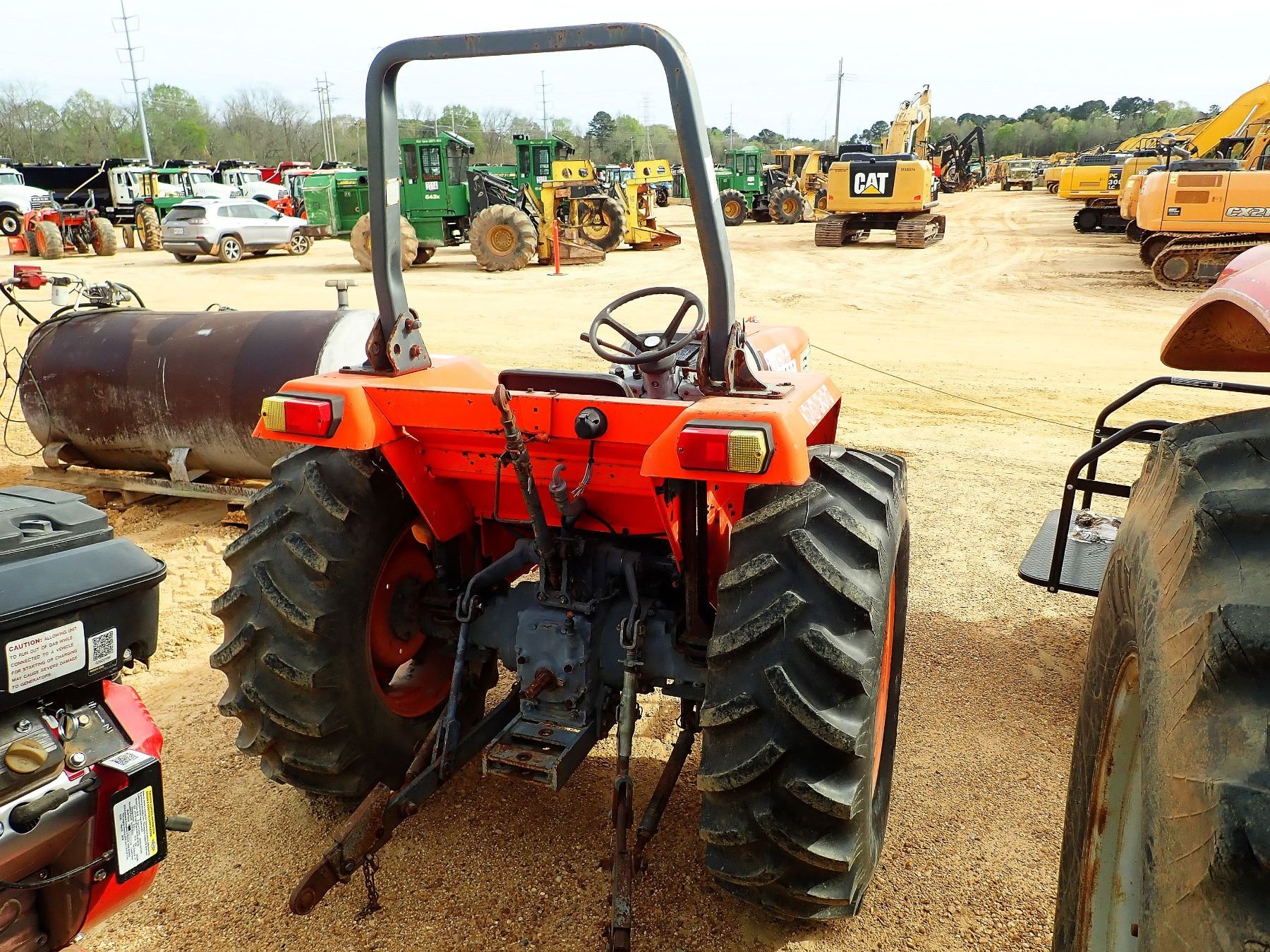 KIOTI DK45 FARM TRACTOR, VIN/SN056700060 MFWD, ROLL BAR, METER