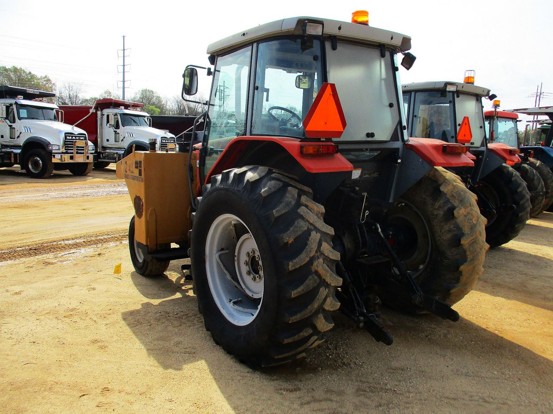 2002 MASSEY FERGUSON 4355 FARM TRACTOR, VIN/SN:L37024 - 2 REMOTES, SIDE ...