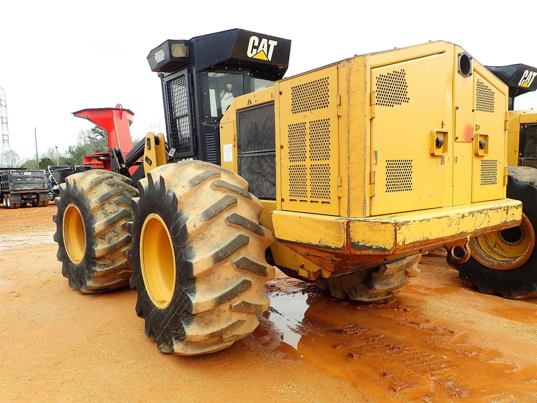 2014 CAT 573C FELLER BUNCHER, VIN/SN:W7300122 - CAT SC-57 SAW HEAD, CAB ...