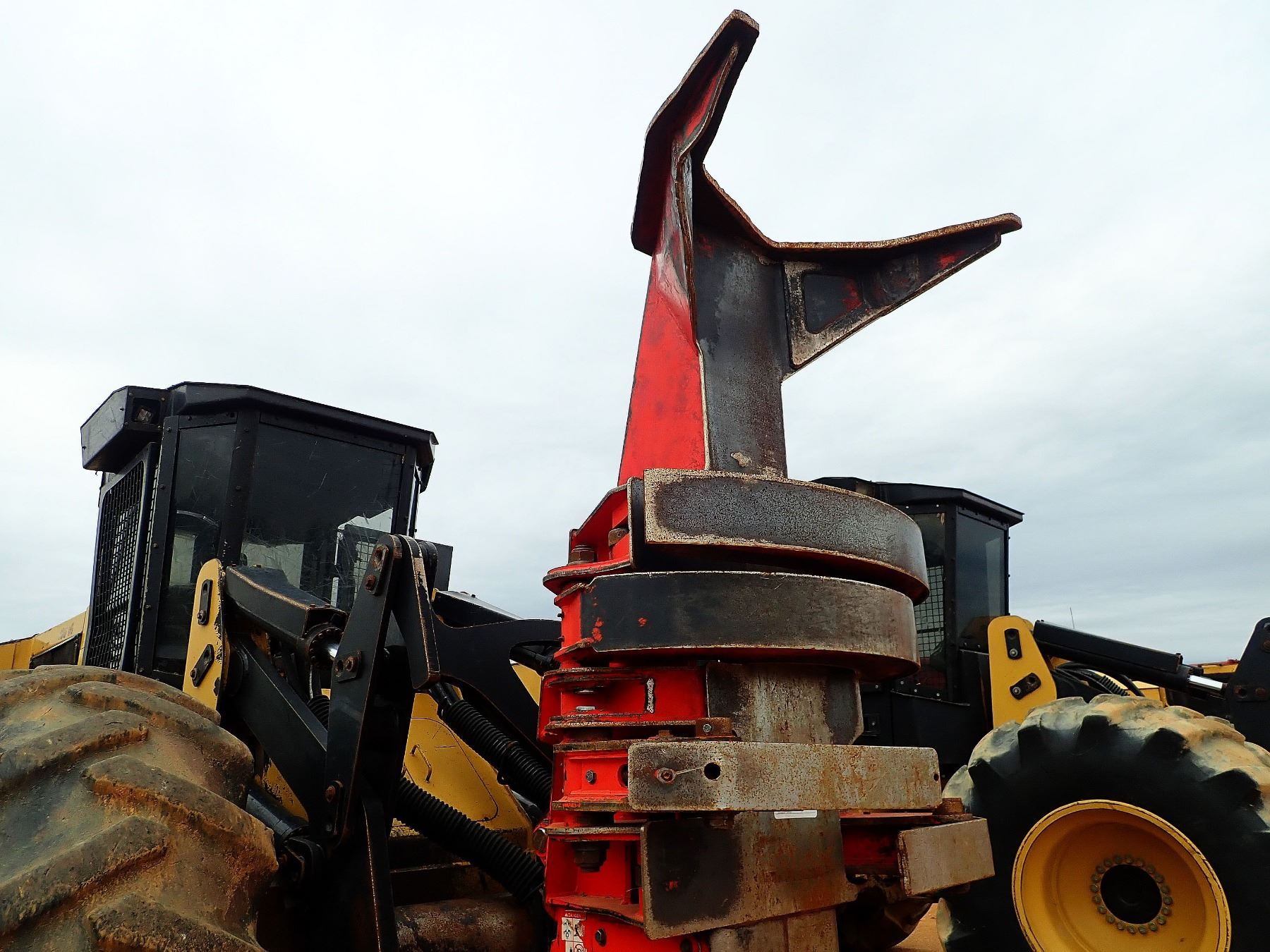 2014 CAT 573C FELLER BUNCHER, VIN/SN:7300116 - CAT SC57 SAW HEAD, CAB ...