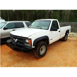 1998 CHEVROLET 2500 PICKUP, VIN/SN:1GCGK24R1WZ193101 - 4X4, ENGINE, A/T, ODOMETER READING 262,731 MI
