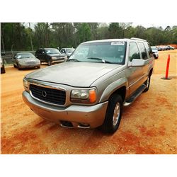 2000 CADILLAC ESCALADE VIN/SN:1GYEK13R9YR141800 - GAS ENGINE, A/T, ODOMETER READING 183,154 MILES (D