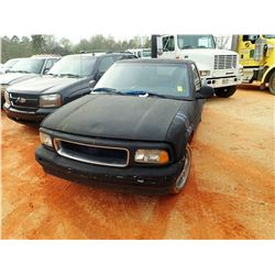 2000 CHEVROLET S10 PICKUP, VIN/SN:1GCCS1944Y8178235 - EXTENDED CAB, GAS ENGINE, A/T, ODOMETER READIN