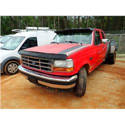 1992 FORD F350 PICKUP, VIN/SN:1FTJX35G3NKB84966 - DUALLY, EXT CAB, GAS ENGINE, 6 SPEED TRANS