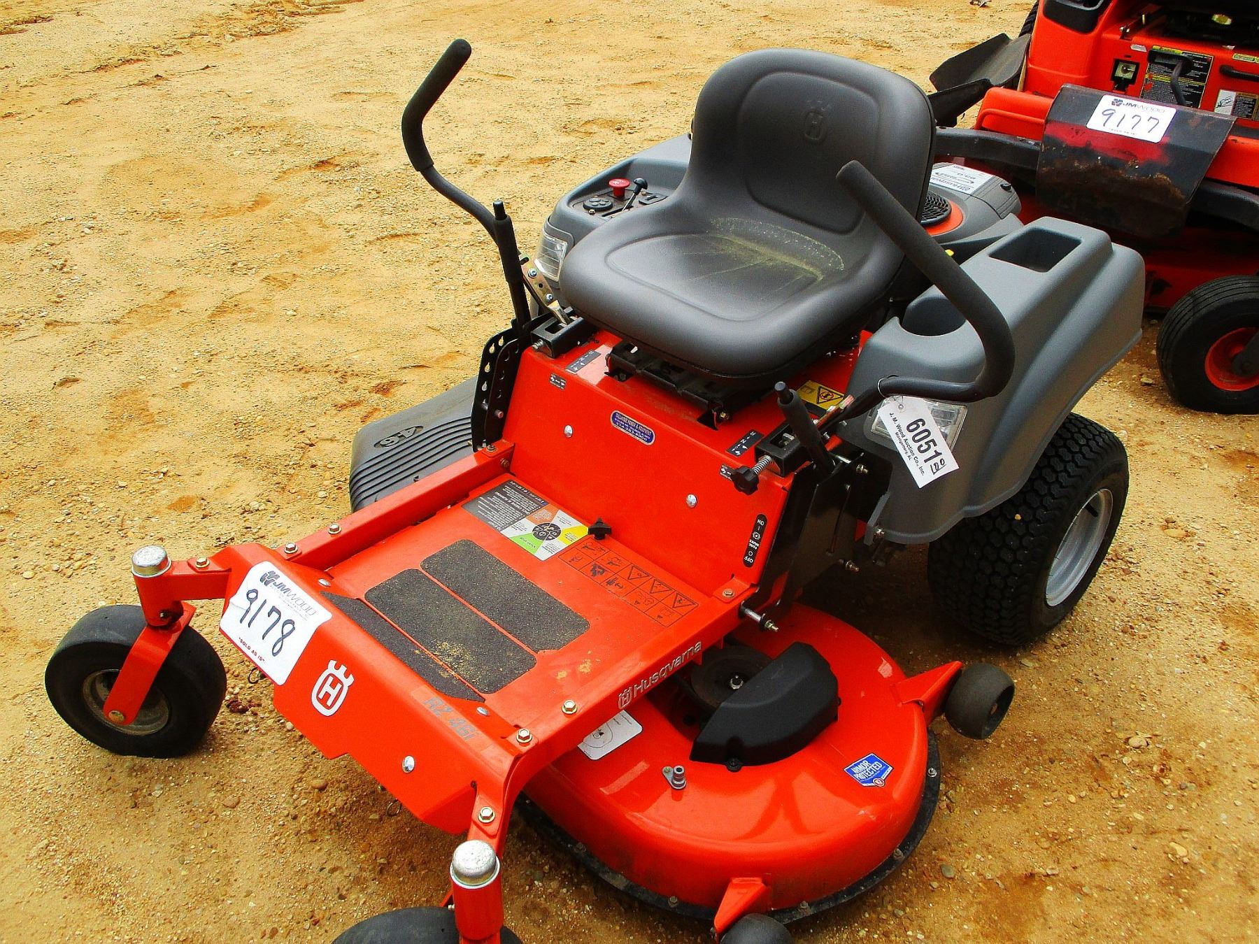 HUSQVARNA 46" ZERO TURN LAWNMOWER(C5)