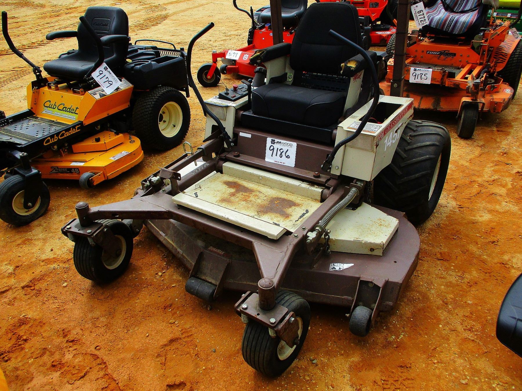 227 ZERO TURN MOWER, 61" (C5)