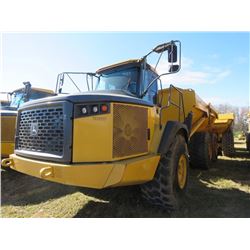 2014 JOHN DEERE 410E ARTICULATED DUMP, VIN/SN:655504 - 41-TON CAPACITY, TAILGATE, CAB, A/C, 29.5-25