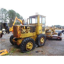 CATERPILLAR 12E MOTOR GRADER, VIN/SN:99E2835 - 10' MOLDBOARD, SCARIFIER, CAB, 13.00-24 TIRES (COUNTY