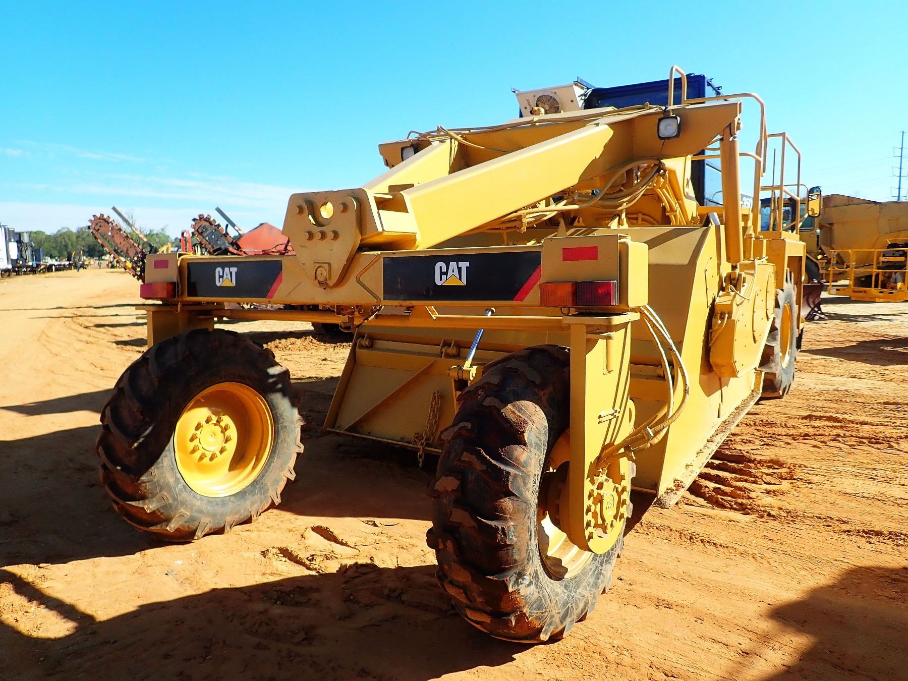 1996 CAT SM350 SOIL STABILIZER, VIN/SN1RM0062 CAB, A/C, 28L26 TIRES