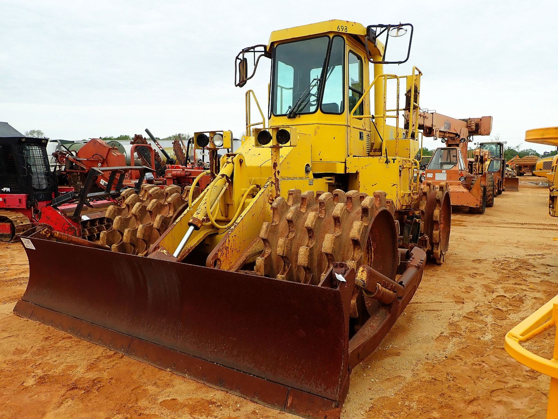 CATERPILLAR 815B COMPACTOR, VIN/SN:17X00698 - BLADE, CAB, METER READING ...