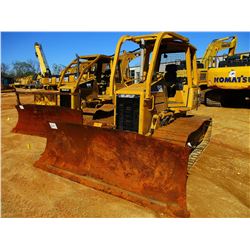2006 CAT D5G LGP CRAWLER TRACTOR, VIN/SN:RKG02789 - 6 WAY BLADE, CANOPY, REAR SCREEN, SWEEPS, METER 